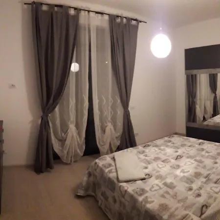 Mimi's Place Апартаменти *